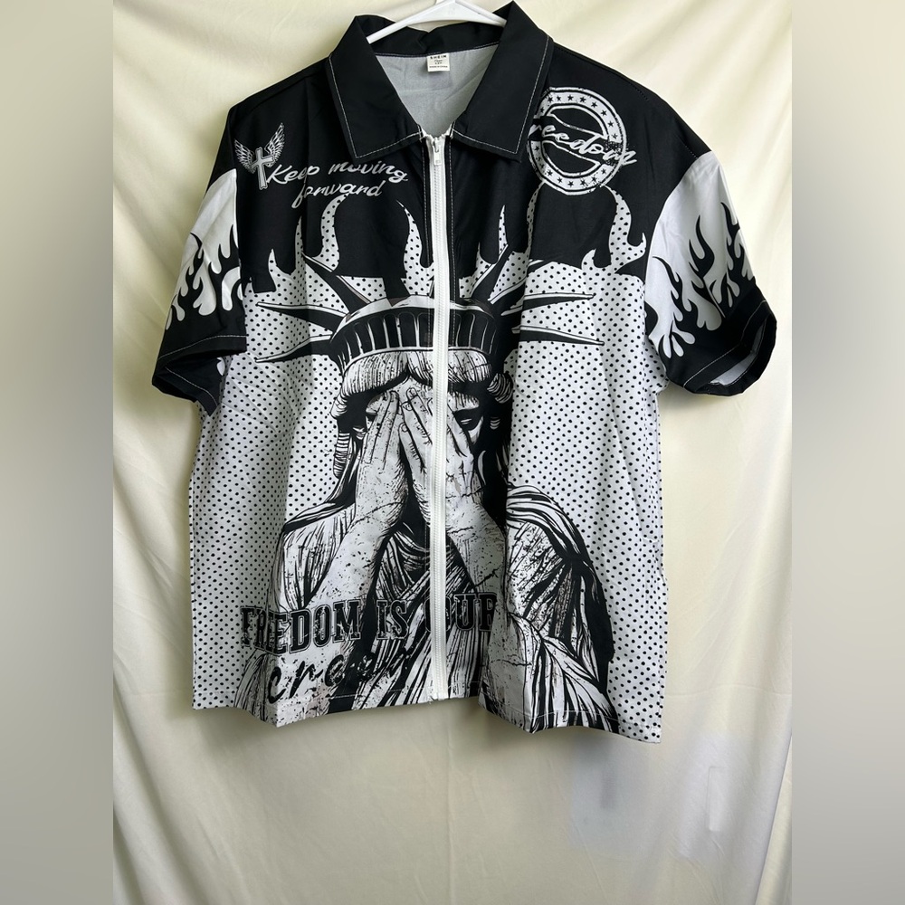 SHEIN Crying Liberty Monochrome Graphic ZipShirt